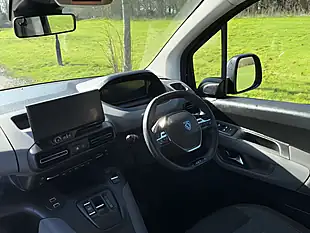 Used 2025 Peugeot Rifter Horizon Black - Interior and Exterior details 11