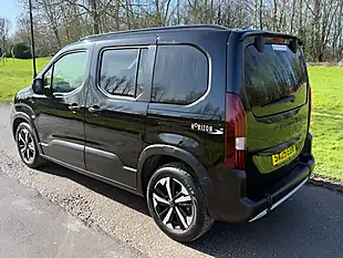 Used 2025 Peugeot Rifter Horizon Black - Interior and Exterior details 5