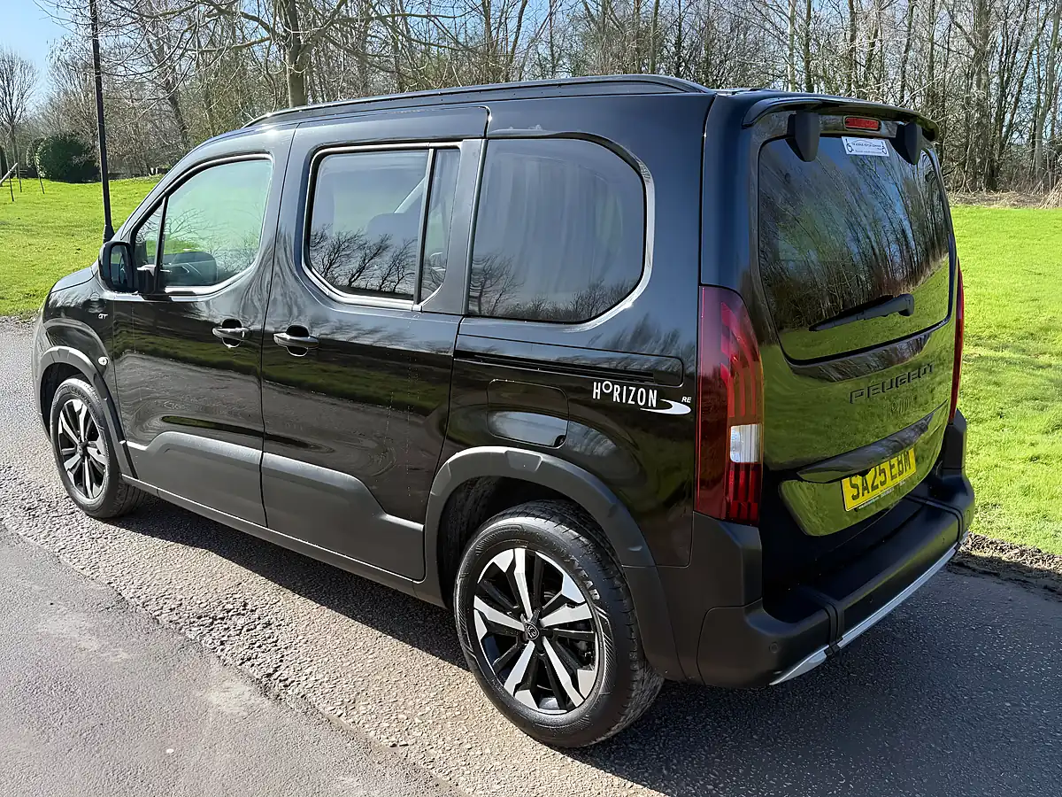 Used 2025 Peugeot Rifter Horizon Black - Interior and Exterior details 5