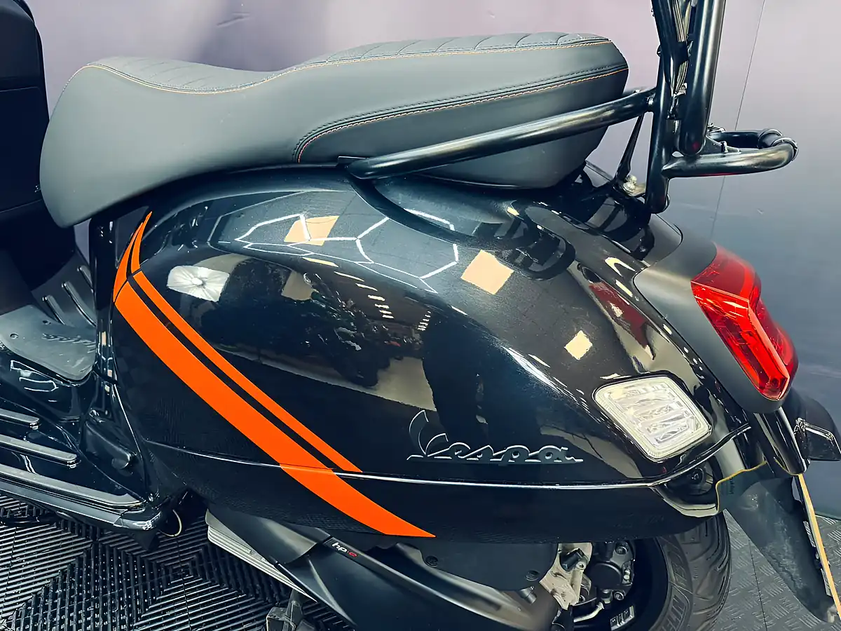 Used 2025 Piaggio Vespa Gtv Black - Interior and Exterior details 13