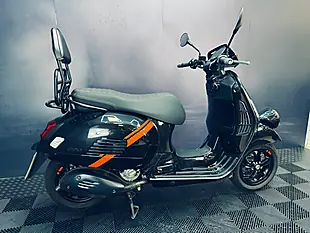 Used 2025 Piaggio Vespa Gtv Black - Interior and Exterior details 14