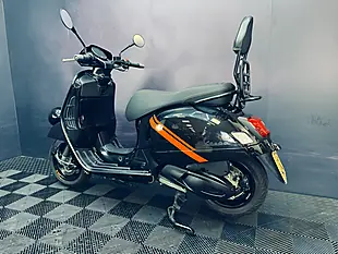 Used 2025 Piaggio Vespa Gtv Black - Interior and Exterior details 15
