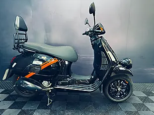 Used 2025 Piaggio Vespa Gtv Black - Interior and Exterior details 2