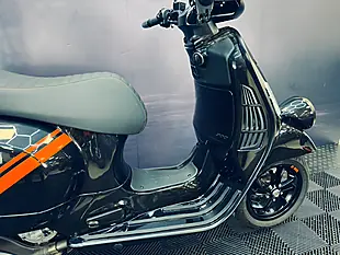 Used 2025 Piaggio Vespa Gtv Black - Interior and Exterior details 6
