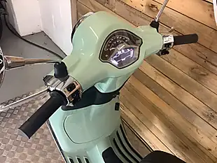 Used 2025 Piaggio Vespa Primavera Green - Interior and Exterior details 11