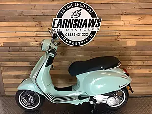 Used 2025 Piaggio Vespa Primavera Green - Interior and Exterior details 2