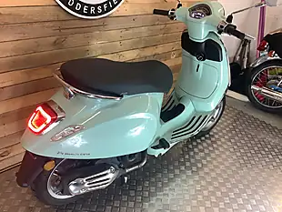 Used 2025 Piaggio Vespa Primavera Green - Interior and Exterior details 4