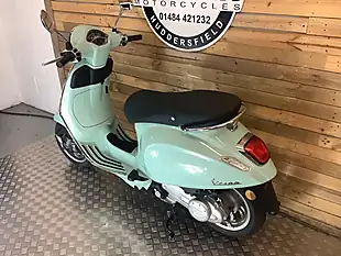 Used 2025 Piaggio Vespa Primavera Green - Interior and Exterior details 6