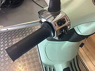 Used 2025 Piaggio Vespa Primavera Green - Interior and Exterior details 8