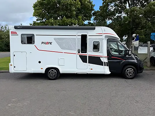 2025 Pilote P720FGJ Selection