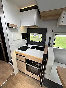 Used 2025 Pilote P720FGJ Selection - Interior and Exterior details 13