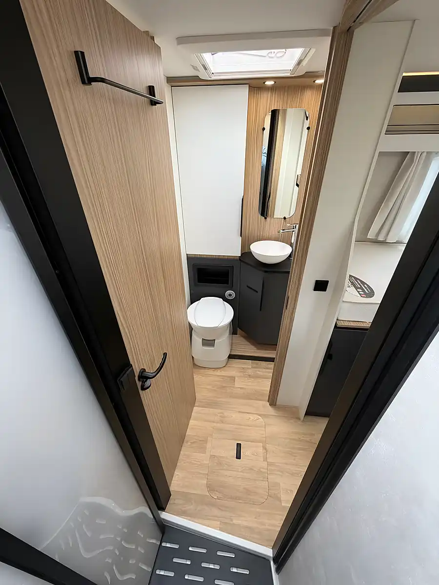 Used 2025 Pilote P720FGJ Selection - Interior and Exterior details 15