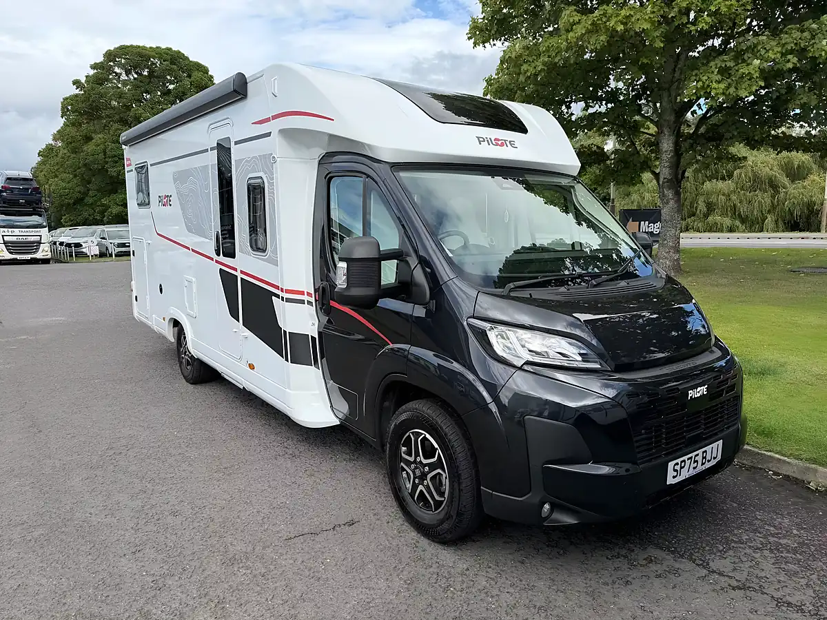 Used 2025 Pilote P720FGJ Selection - Interior and Exterior details 2
