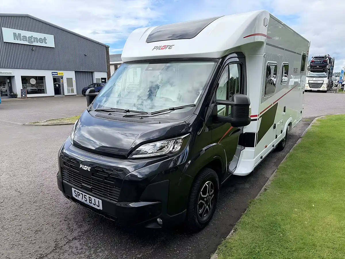Used 2025 Pilote P720FGJ Selection - Interior and Exterior details 3