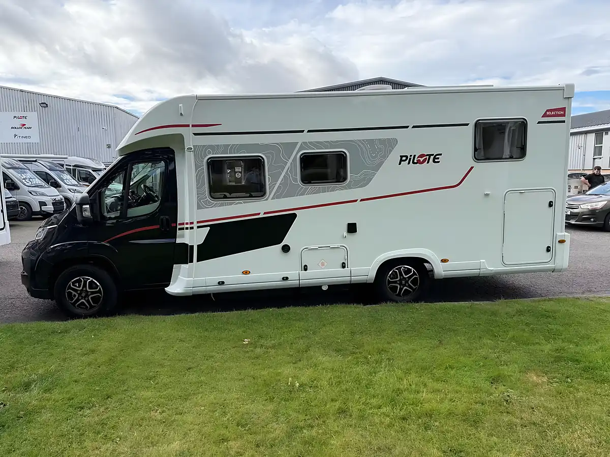 Used 2025 Pilote P720FGJ Selection - Interior and Exterior details 4