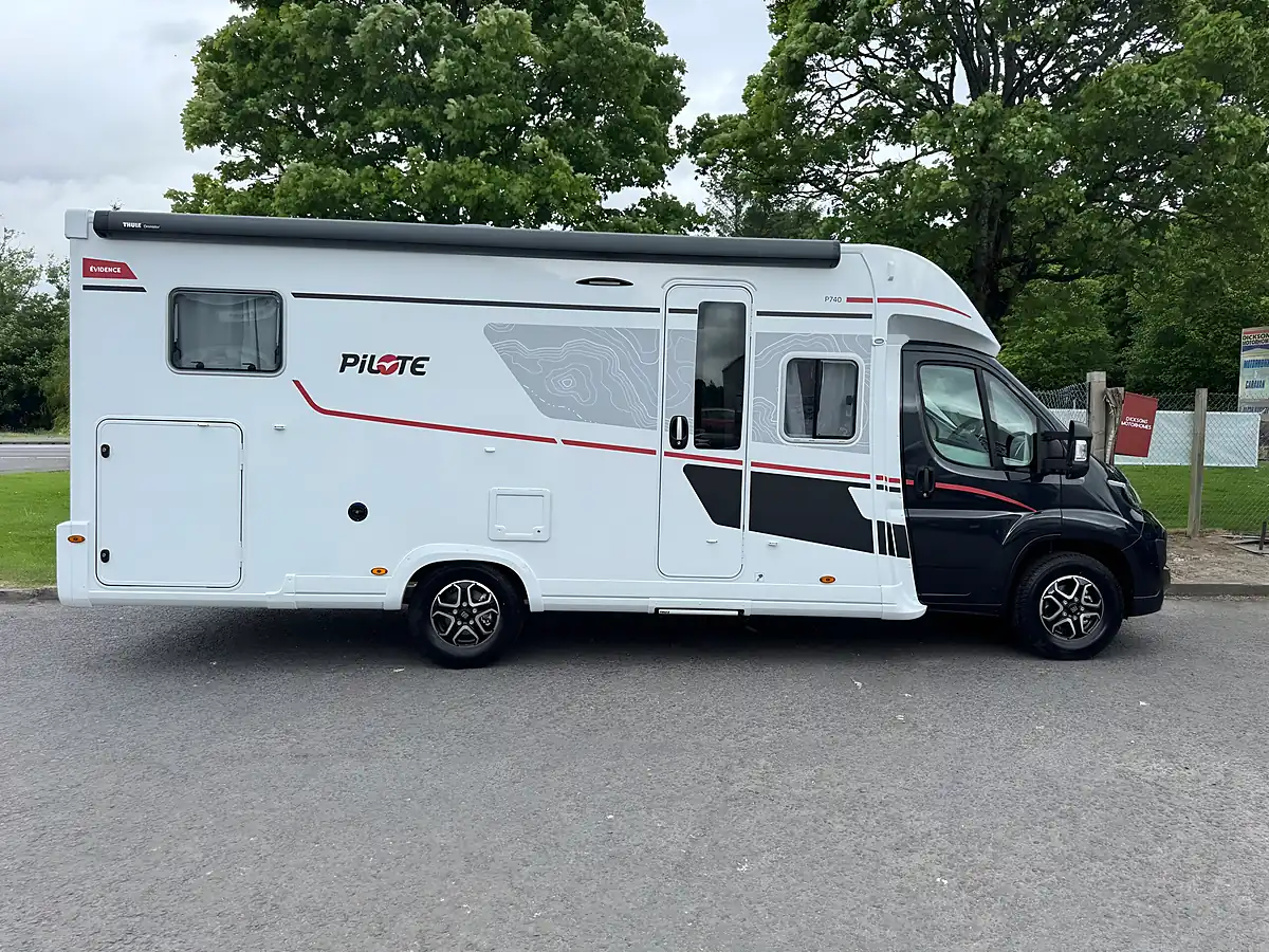 Used 2025 Pilote P740FGJ Evidence - Front View
