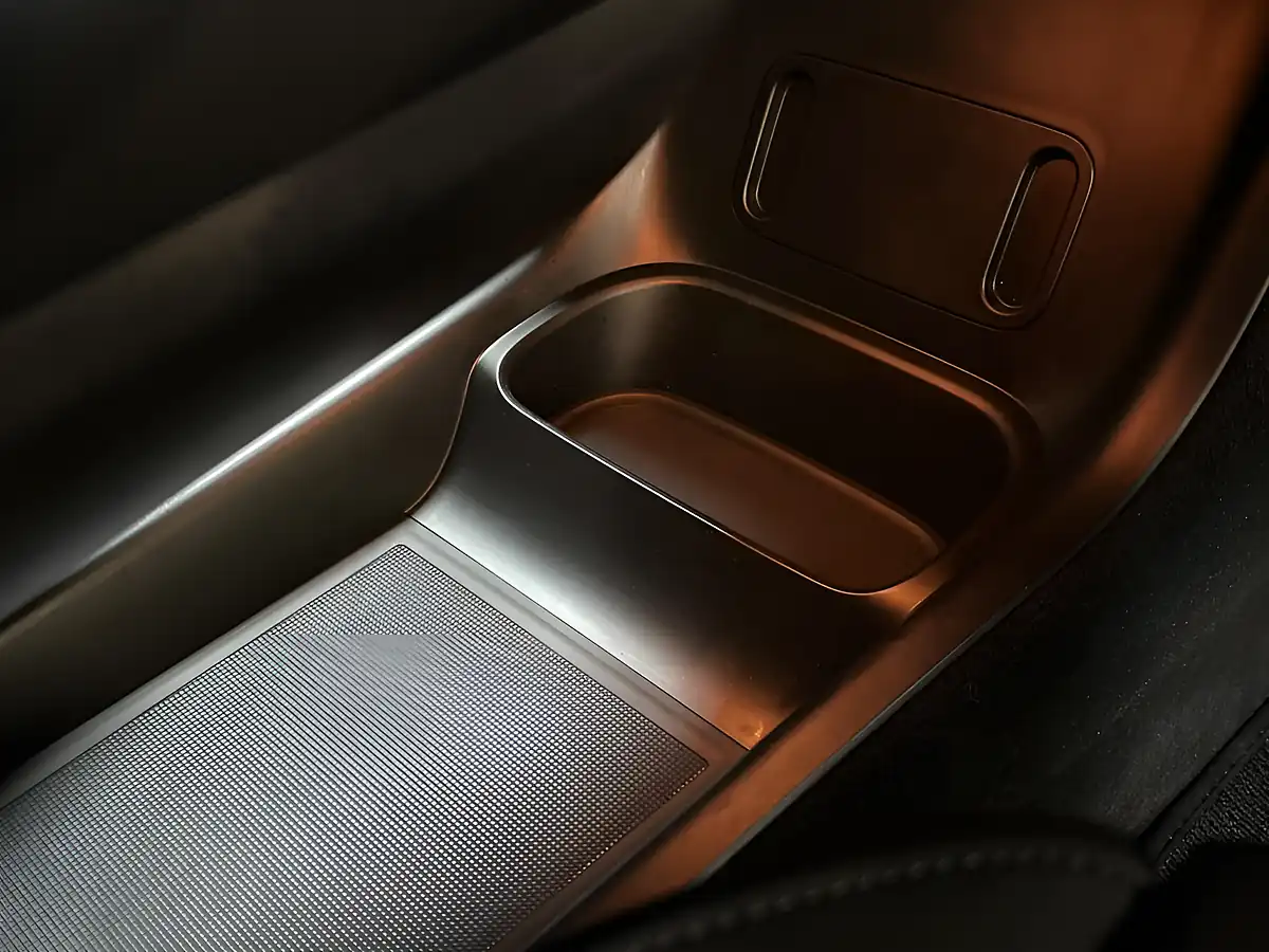 Used 2025 Polestar Polestar 4 Long Range Plus Grey - Interior and Exterior details 19