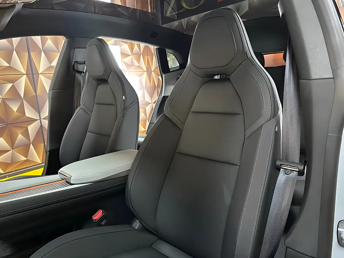 Used 2025 Polestar Polestar 4 Long Range Plus Grey - Interior and Exterior details 9