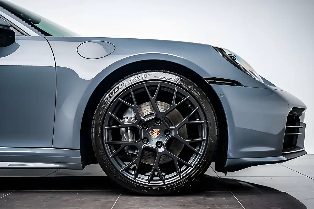 Used 2025 Porsche 911 Carrera Convertible Grey - Interior and Exterior details 9