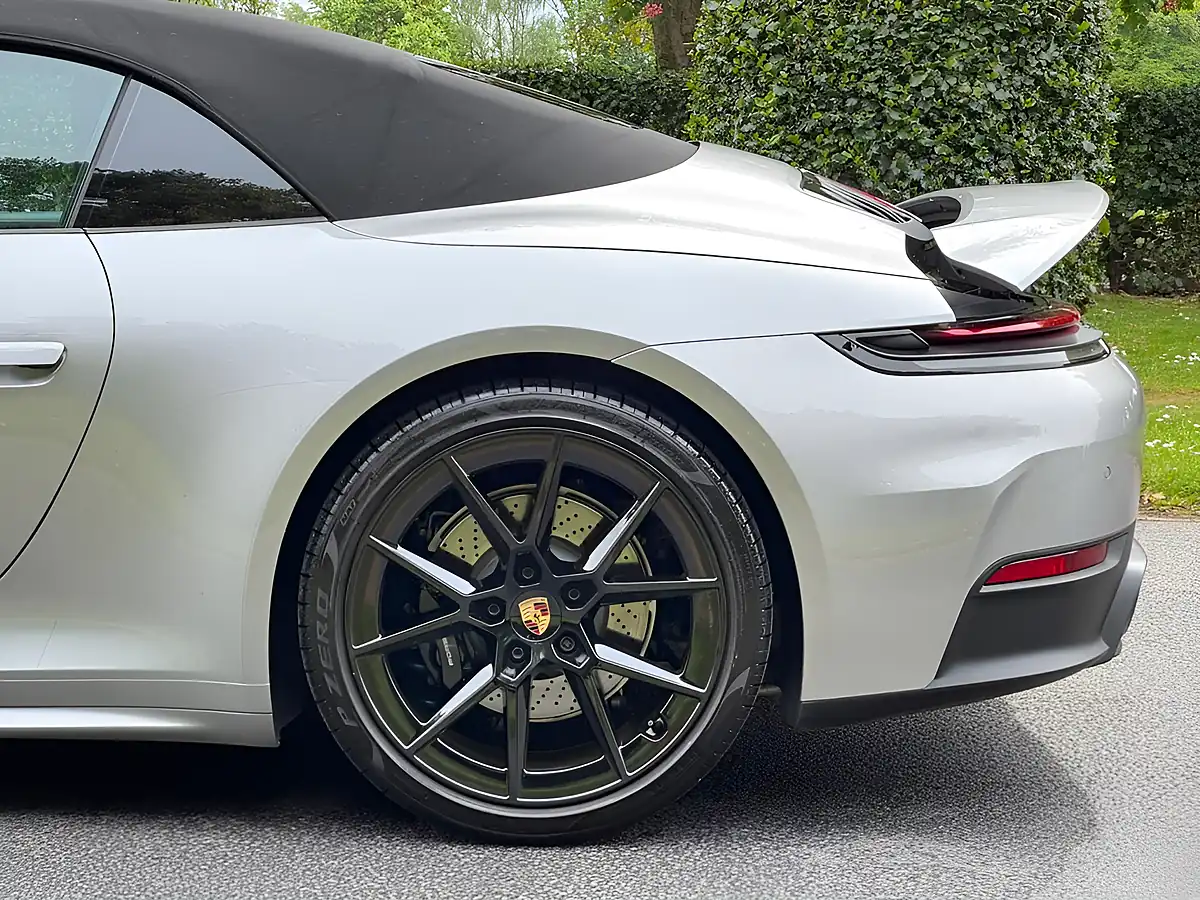 Used 2025 Porsche 911 Carrera Convertible Silver - Interior and Exterior details 12