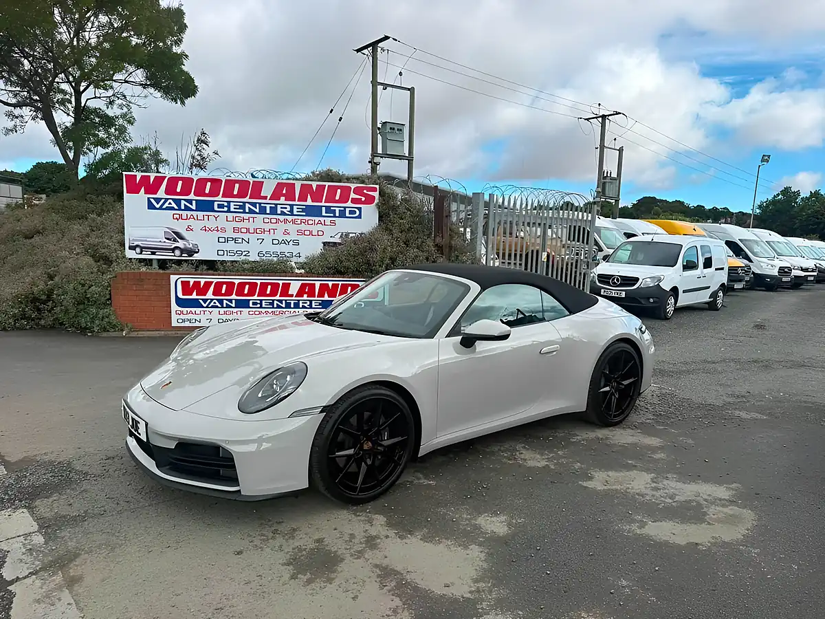 Used 2025 Porsche 911 Carrera Grey - Interior and Exterior details 3