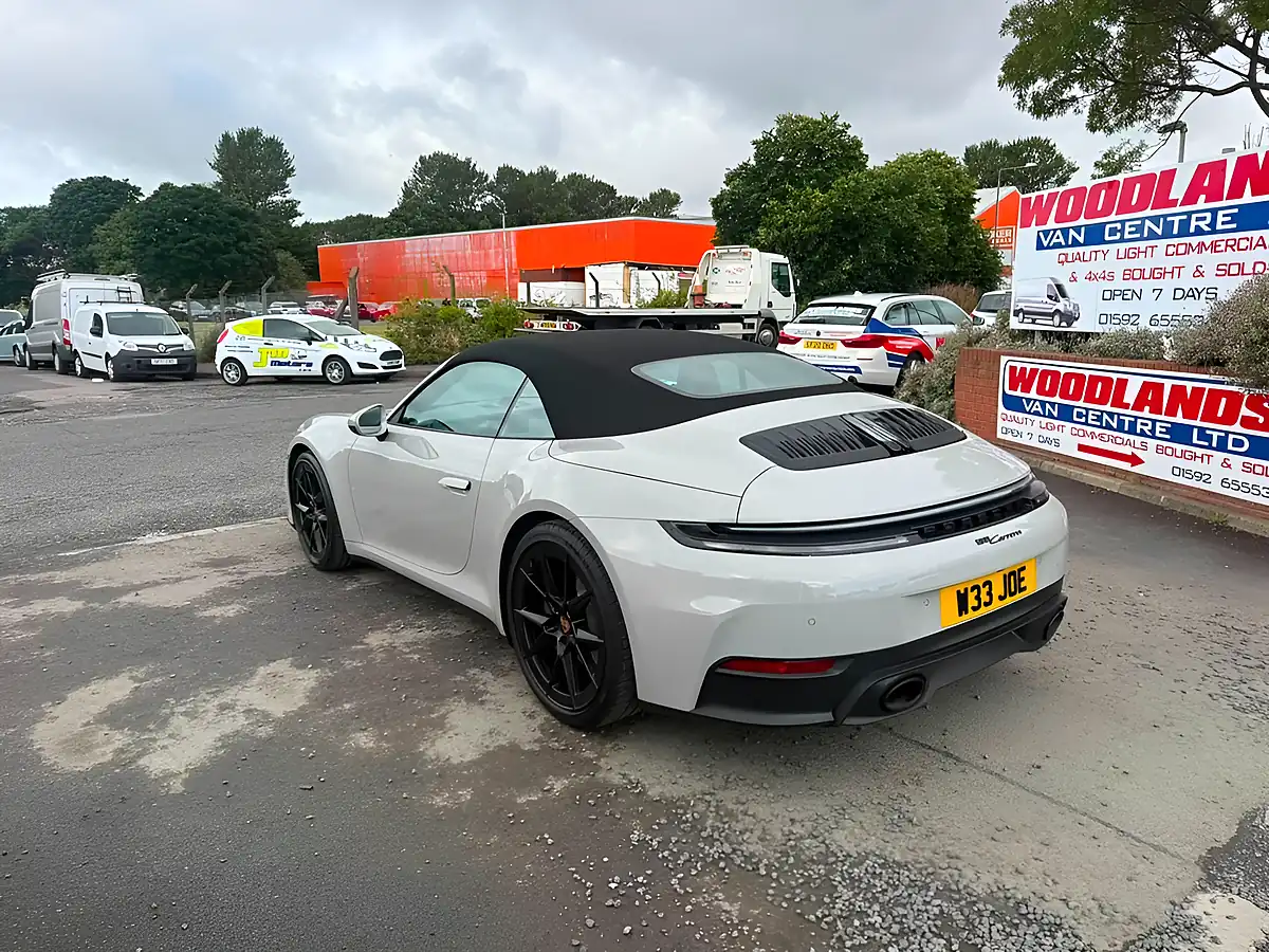 Used 2025 Porsche 911 Carrera Grey - Interior and Exterior details 5