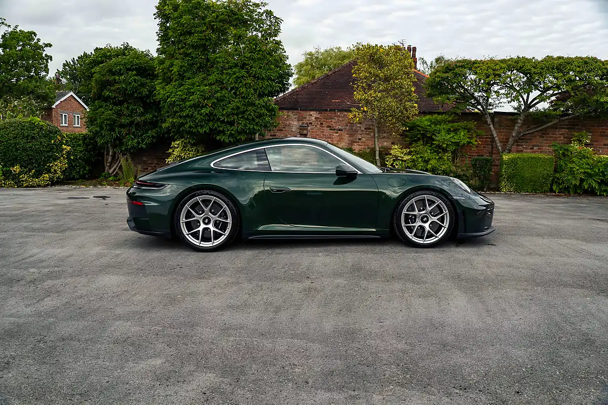 Used 2025 Porsche 911 Touring Oak Green Neo - Interior and Exterior details 9