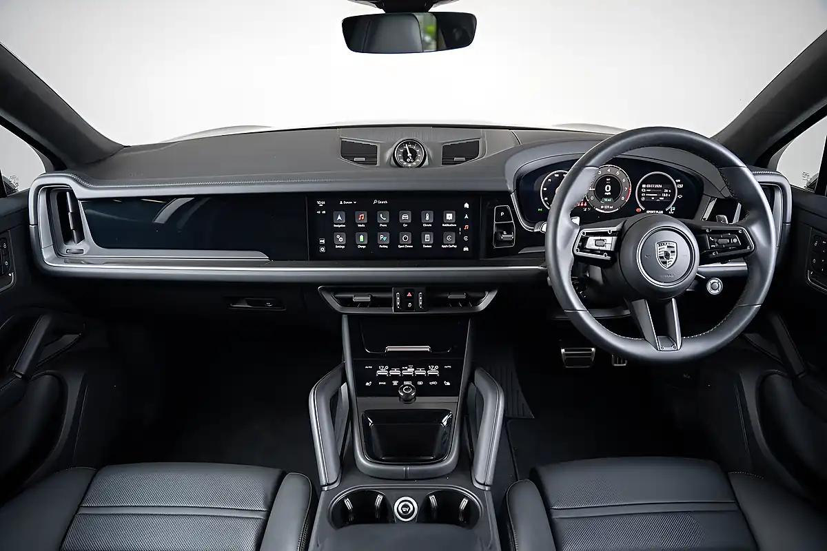 Used 2025 Porsche Cayenne Turbo Quarzite Grey - Interior and Exterior details 11