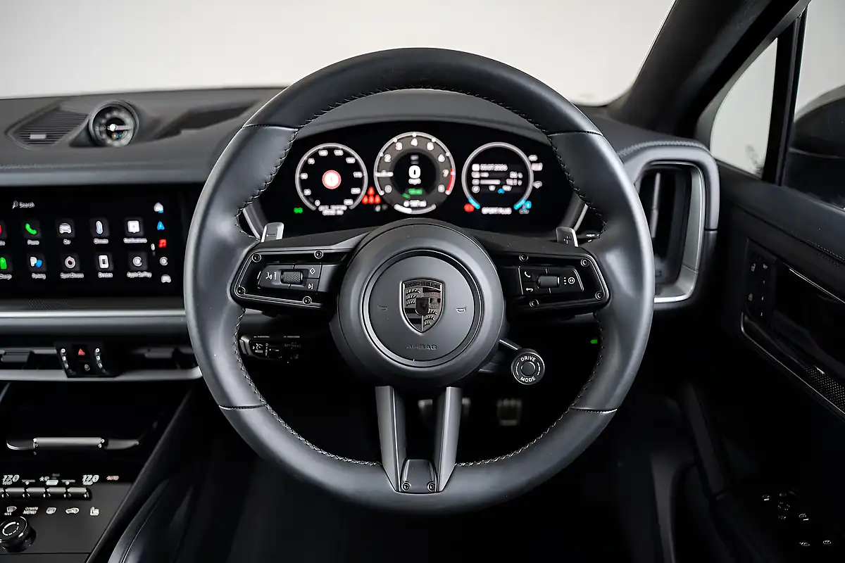 Used 2025 Porsche Cayenne Turbo Quarzite Grey - Interior and Exterior details 12
