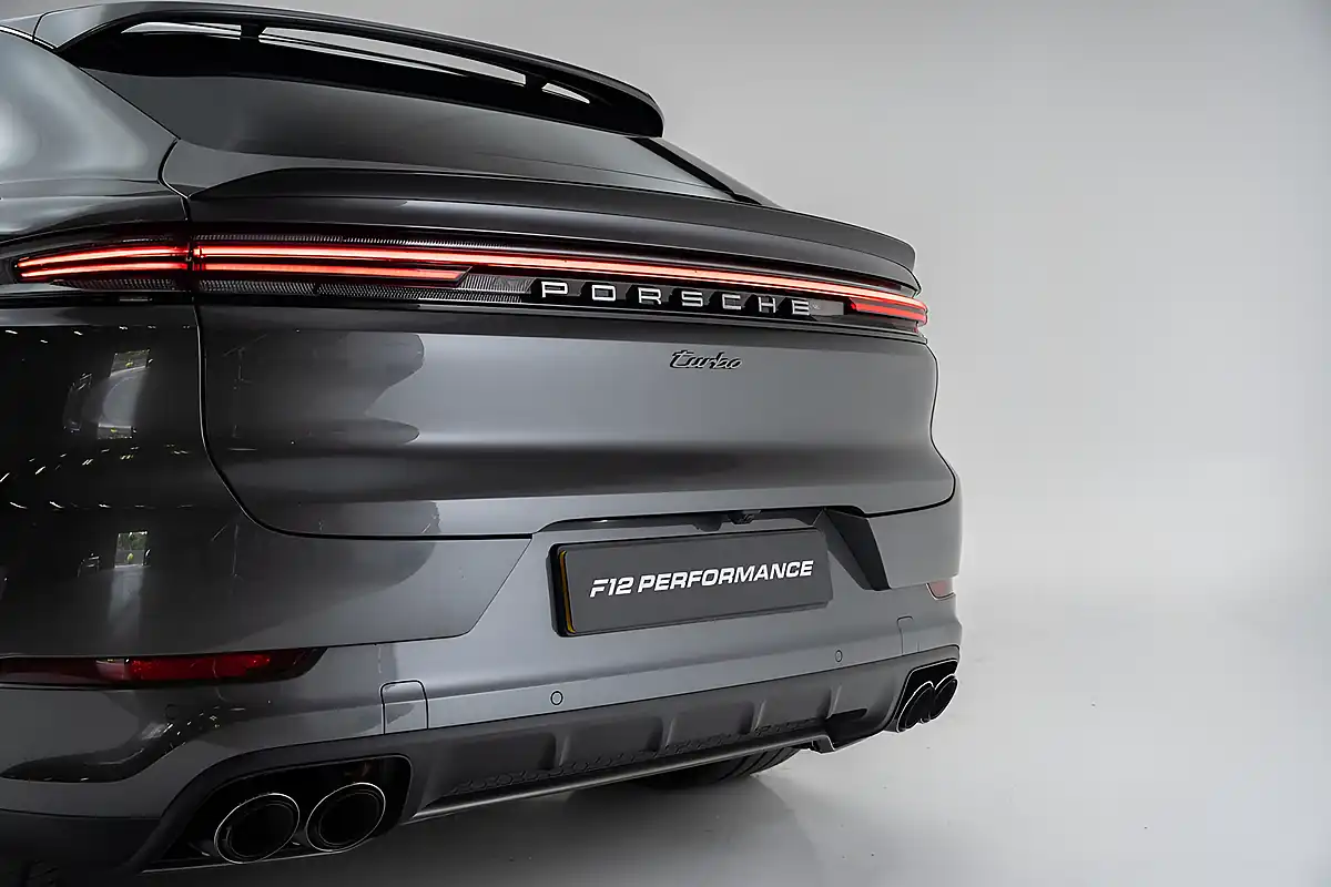 Used 2025 Porsche Cayenne Turbo Quarzite Grey - Interior and Exterior details 14