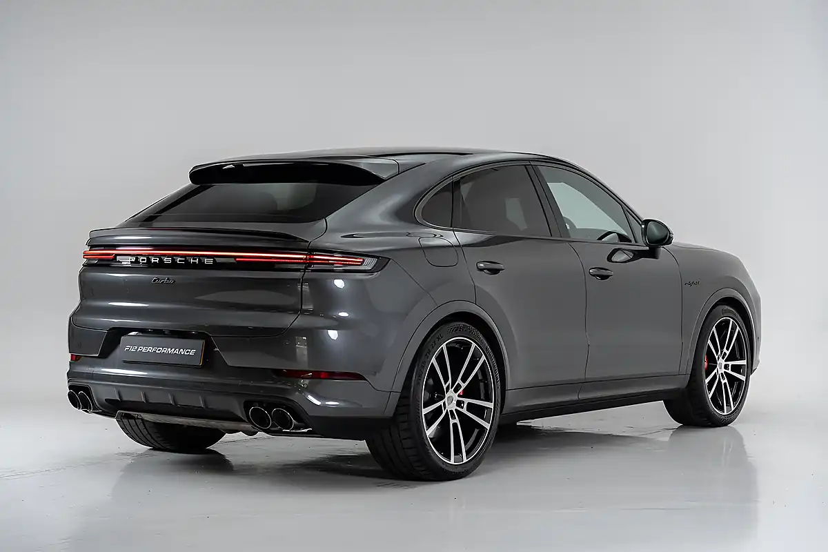 Used 2025 Porsche Cayenne Turbo Quarzite Grey - Interior and Exterior details 7