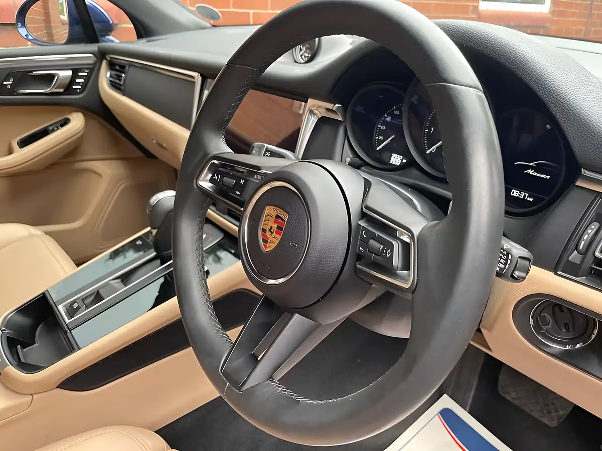 Used 2025 Porsche Macan Blue - Interior and Exterior details 10