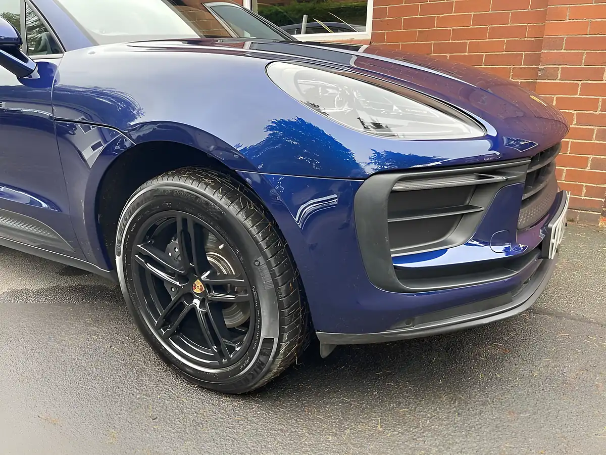 Used 2025 Porsche Macan Blue - Interior and Exterior details 2