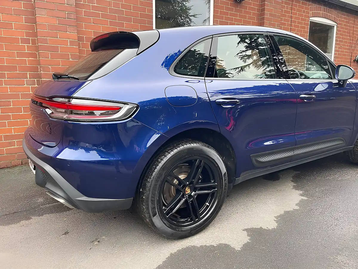 Used 2025 Porsche Macan Blue - Interior and Exterior details 7