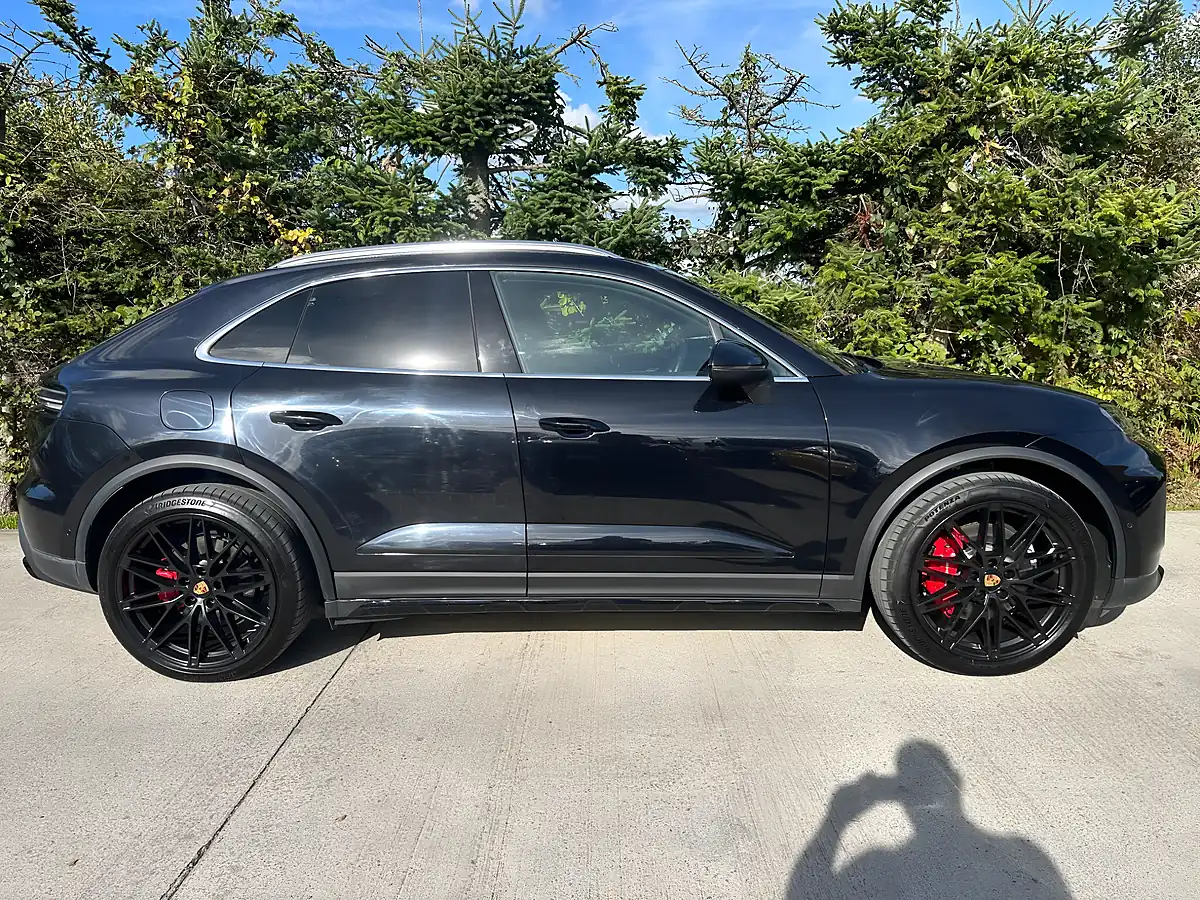 Used 2025 Porsche Macan - Interior and Exterior details 7