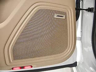 Used 2025 Porsche Macan Macan White - Interior and Exterior details 14