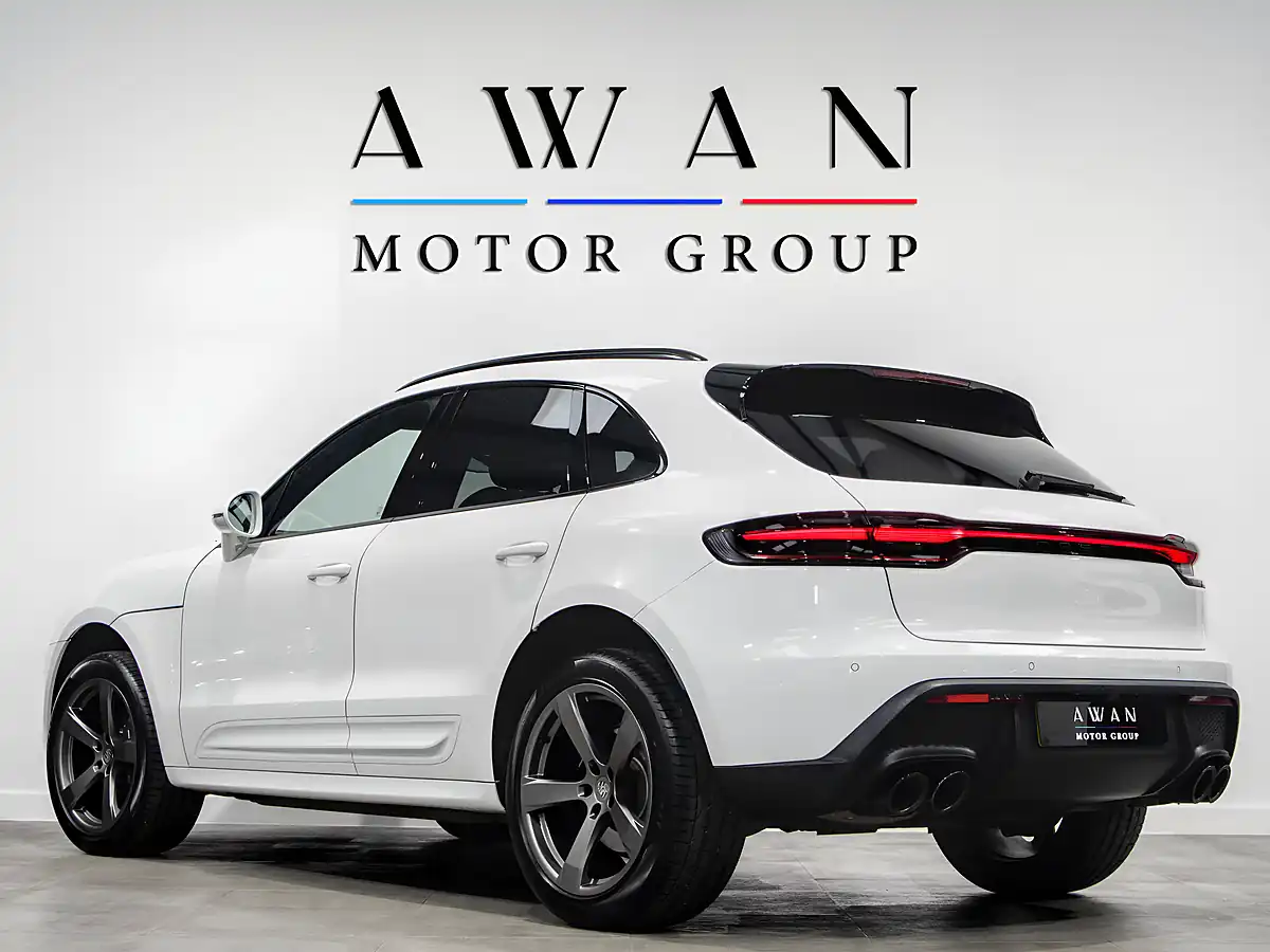 Used 2025 Porsche Macan Macan White - Interior and Exterior details 3