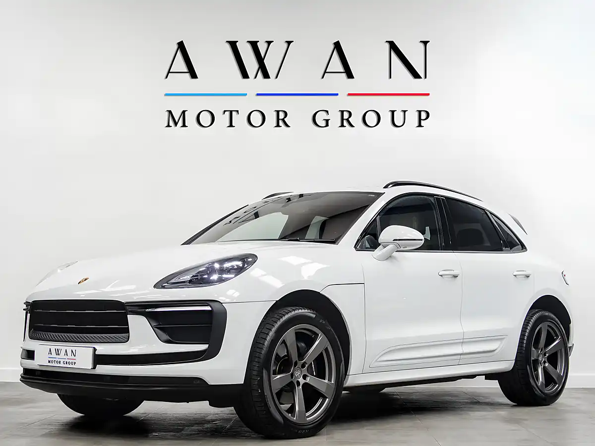 Used 2025 Porsche Macan Macan White - Interior and Exterior details 4