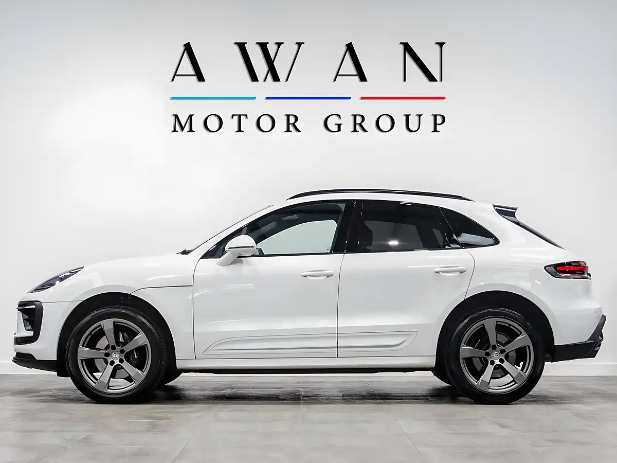 Used 2025 Porsche Macan Macan White - Interior and Exterior details 7