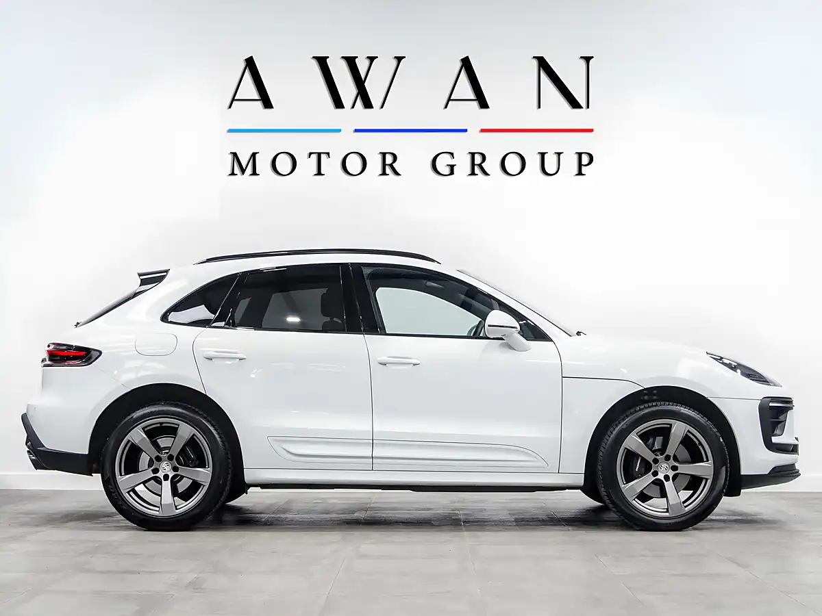 Used 2025 Porsche Macan Macan White - Interior and Exterior details 8
