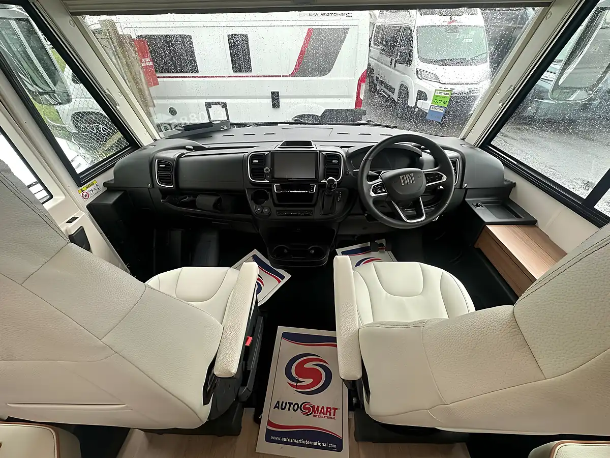 Used 2025 Rapido a-Class 8096DF Ultimate Line - Interior and Exterior details 12