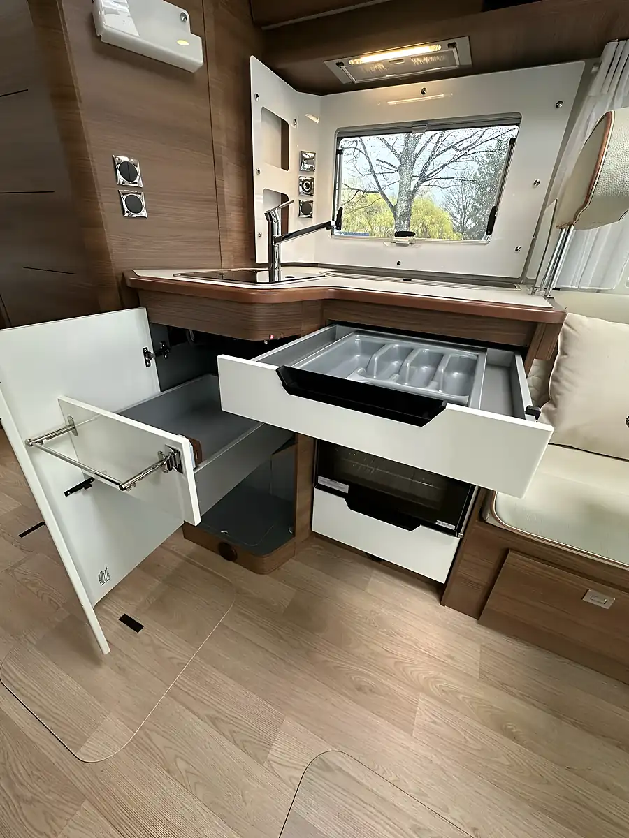Used 2025 Rapido a-Class 8096DF Ultimate Line - Interior and Exterior details 19