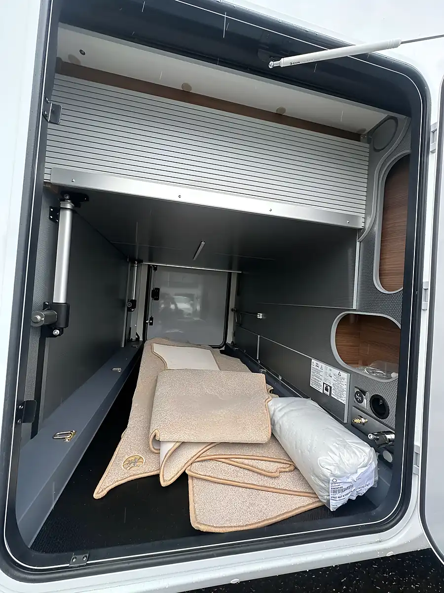 Used 2025 Rapido a-Class 8096DF Ultimate Line - Interior and Exterior details 7