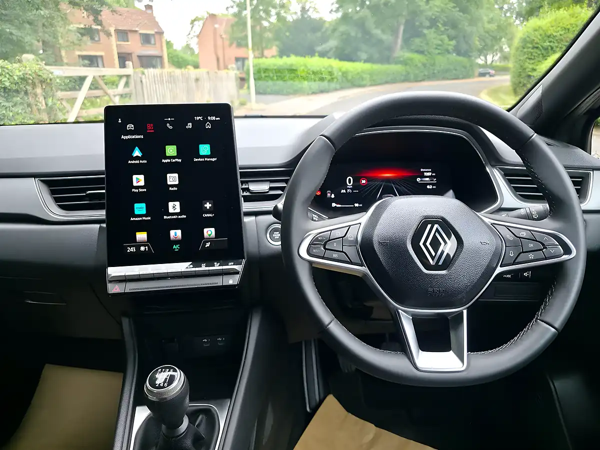 Used 2025 Renault Captur Techno Black - Interior and Exterior details 10