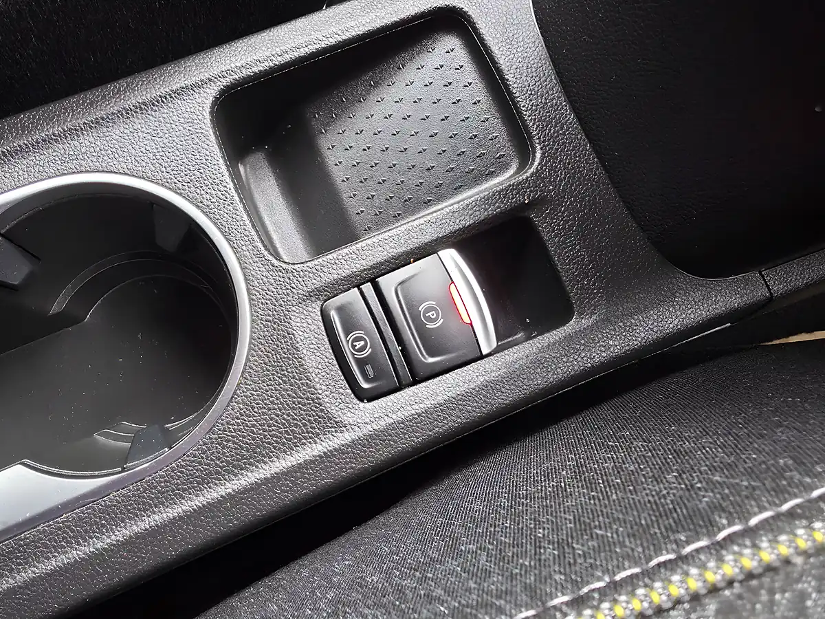 Used 2025 Renault Captur Techno Black - Interior and Exterior details 12