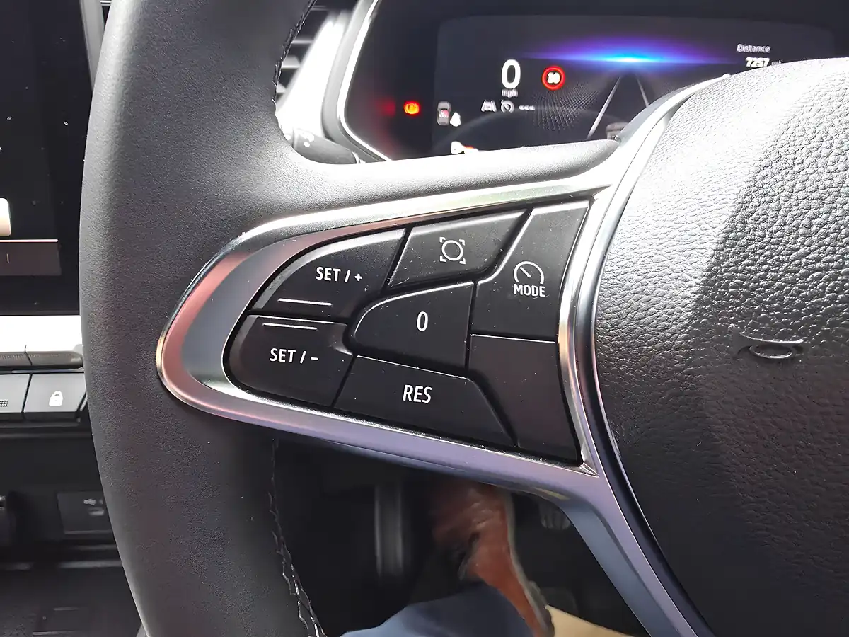 Used 2025 Renault Captur Techno Black - Interior and Exterior details 13