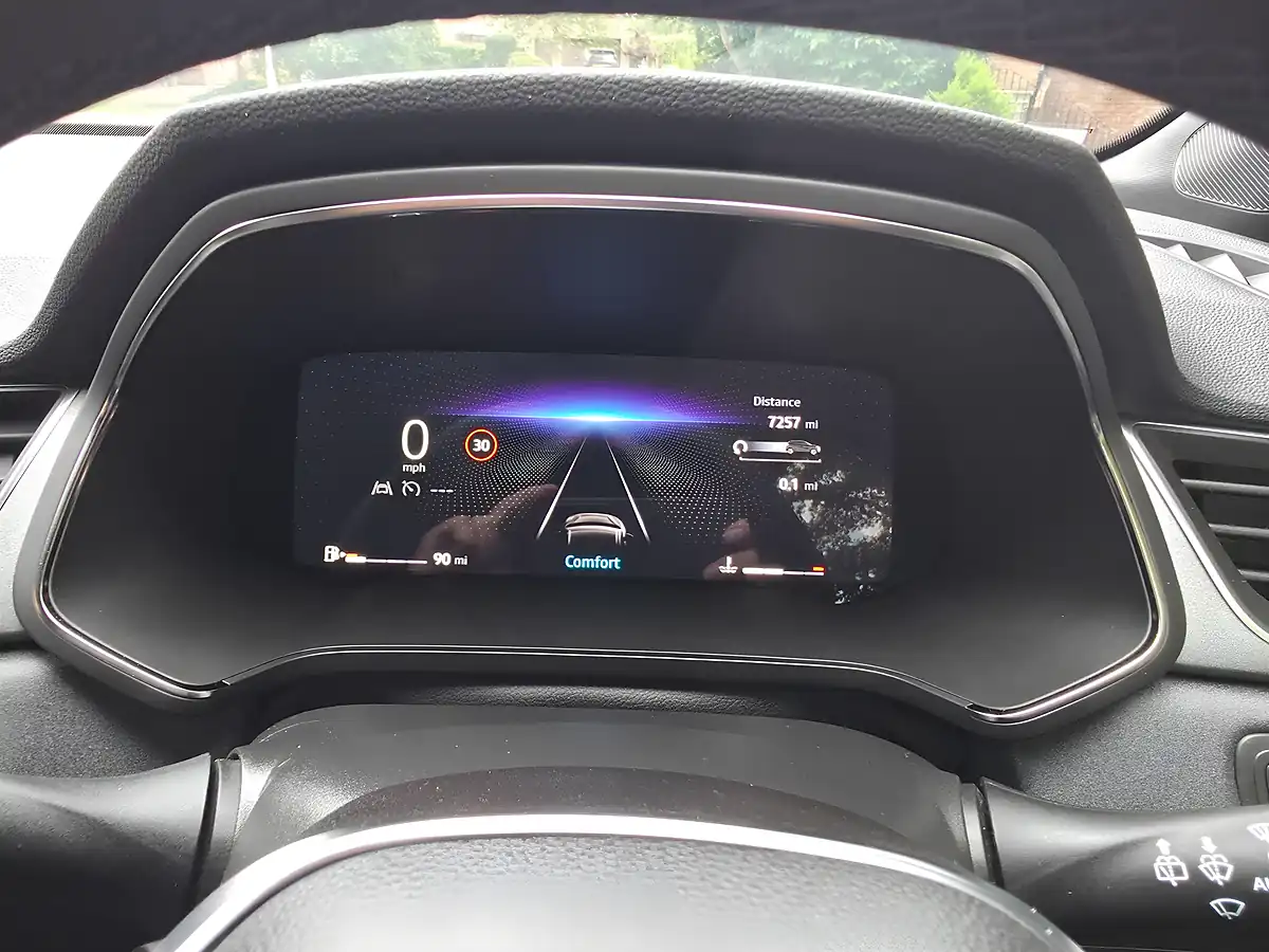 Used 2025 Renault Captur Techno Black - Interior and Exterior details 16