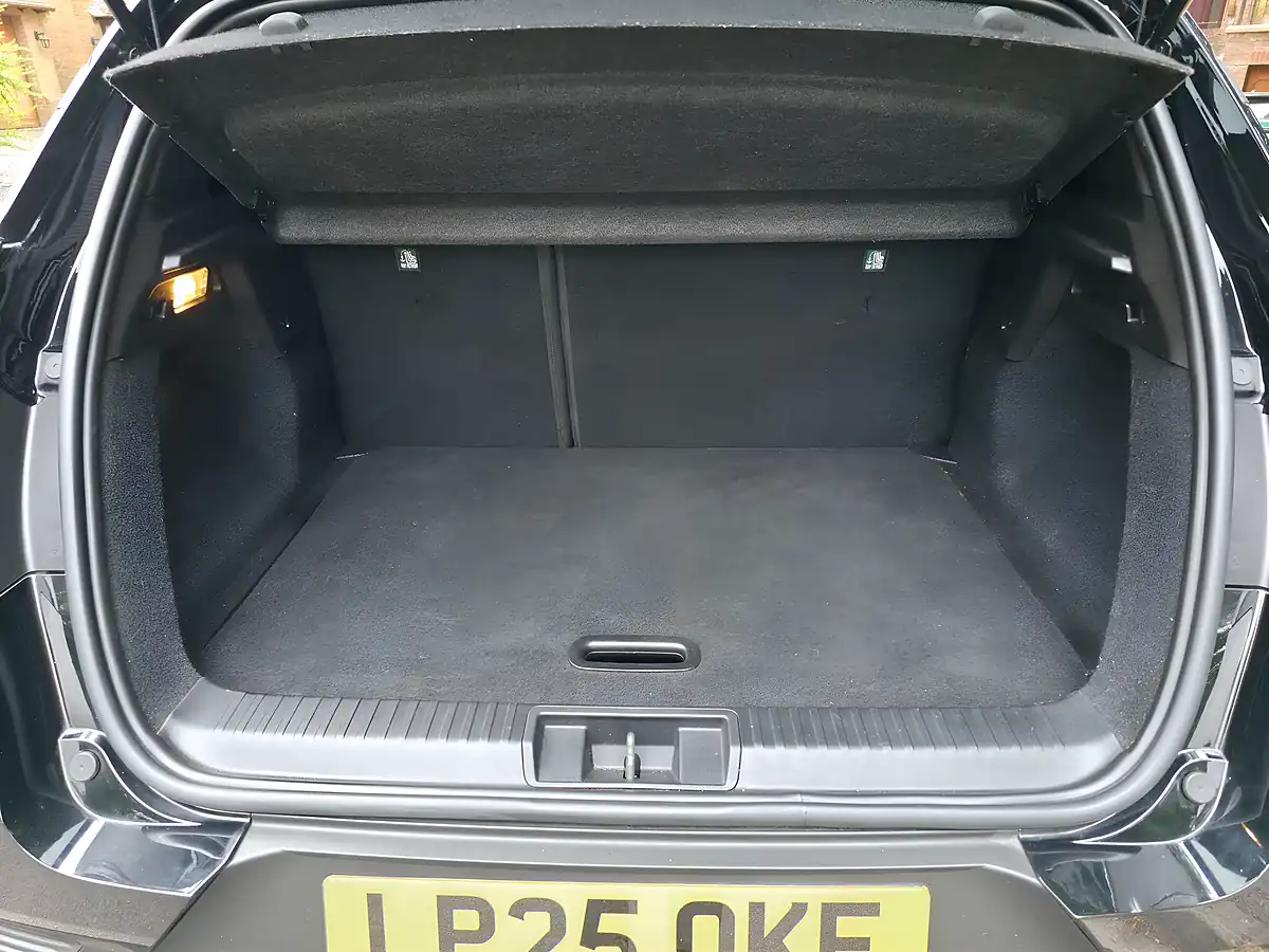 Used 2025 Renault Captur Techno Black - Interior and Exterior details 17