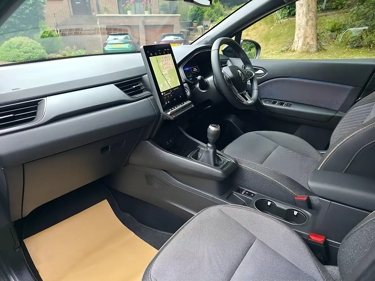 Used 2025 Renault Captur Techno Black - Interior and Exterior details 18