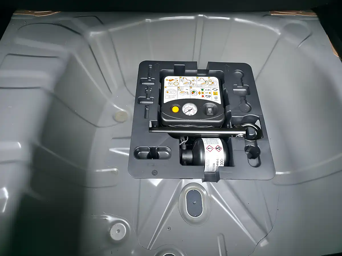 Used 2025 Renault Captur Techno Black - Interior and Exterior details 20